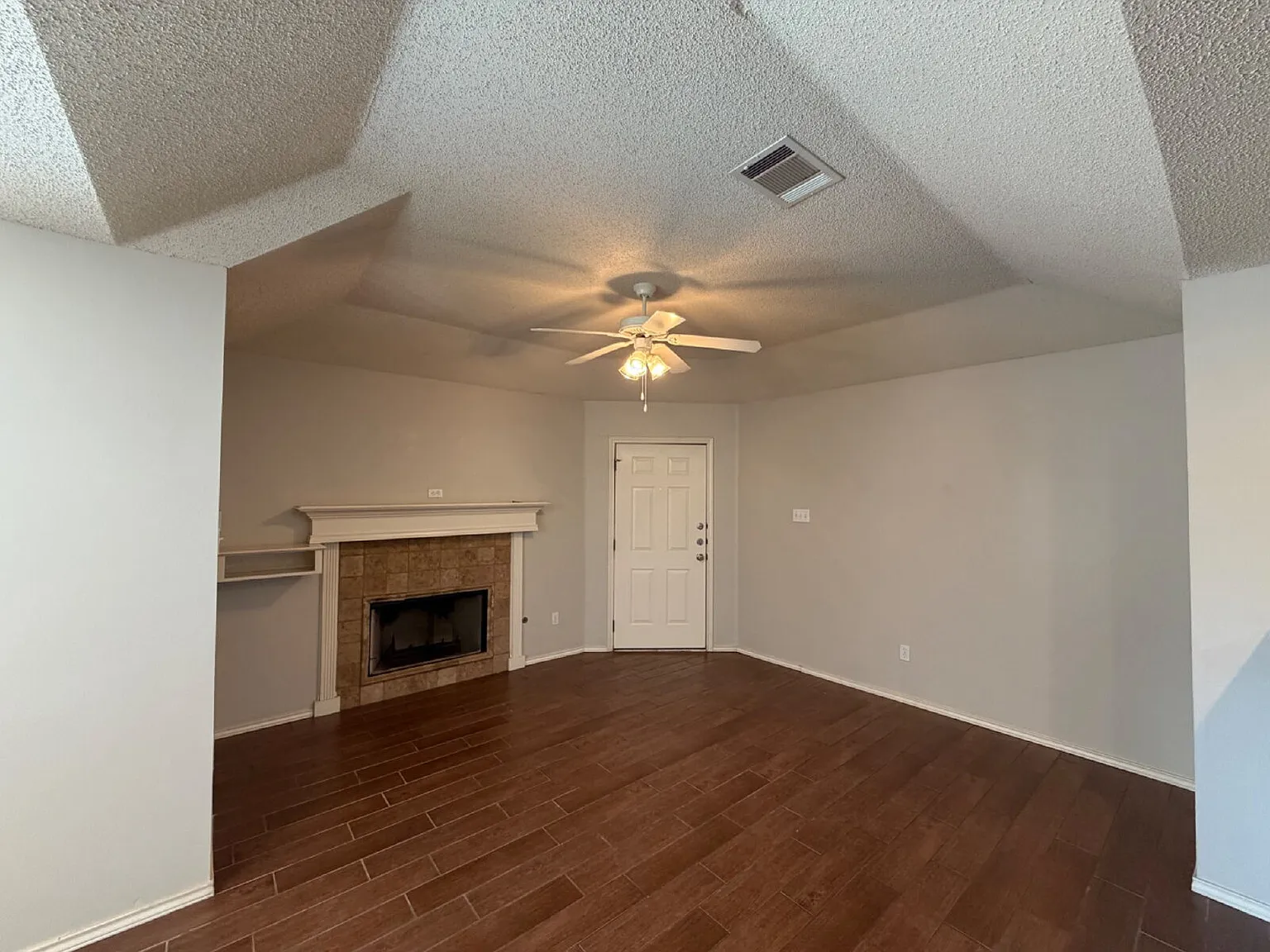 2 bed, 2.0 bath, 1182 sqft, $1,275 — Photo 3