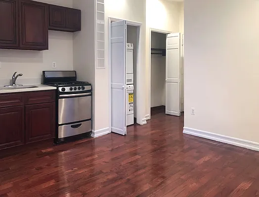 Rented by Kahen Properties | media 16