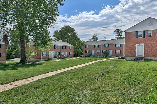 Caral Gardens Apartments and Townhomes Photo 1