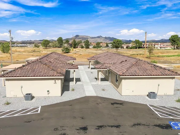 660 E San Lorenzo St, Pahrump, NV