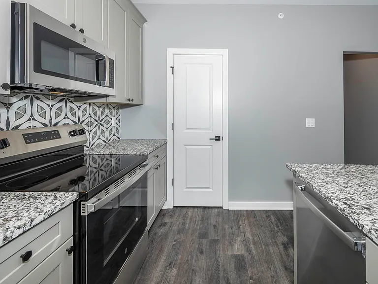 5395 Plymouth Rd — Photo 15