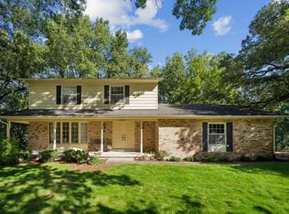 5209 37th Avenue Ct, Moline, IL 61265