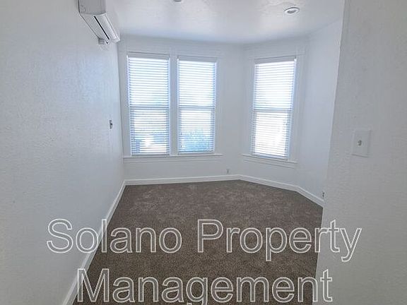 4th image of 534 West St
