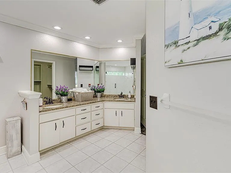 5864 Manchester Dr W — Photo 21