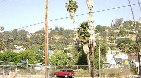 3rd image of 4326 Huntington Dr S