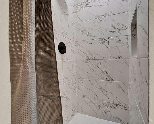 Shared bath upstairs