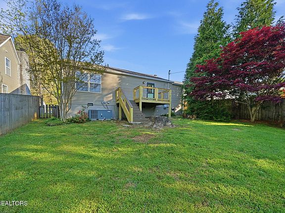 3rd image of 3224 Kenilworth Ln