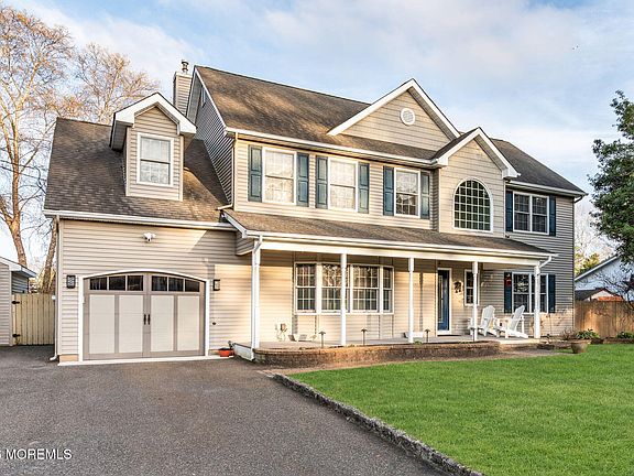 2nd image of 475 Admiral Road