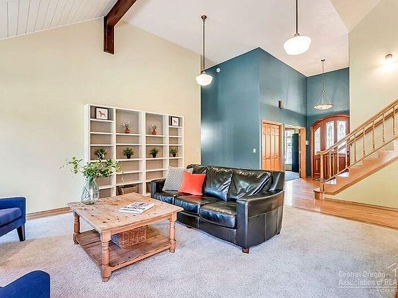 4th image of 20580 Woodside North Dr
