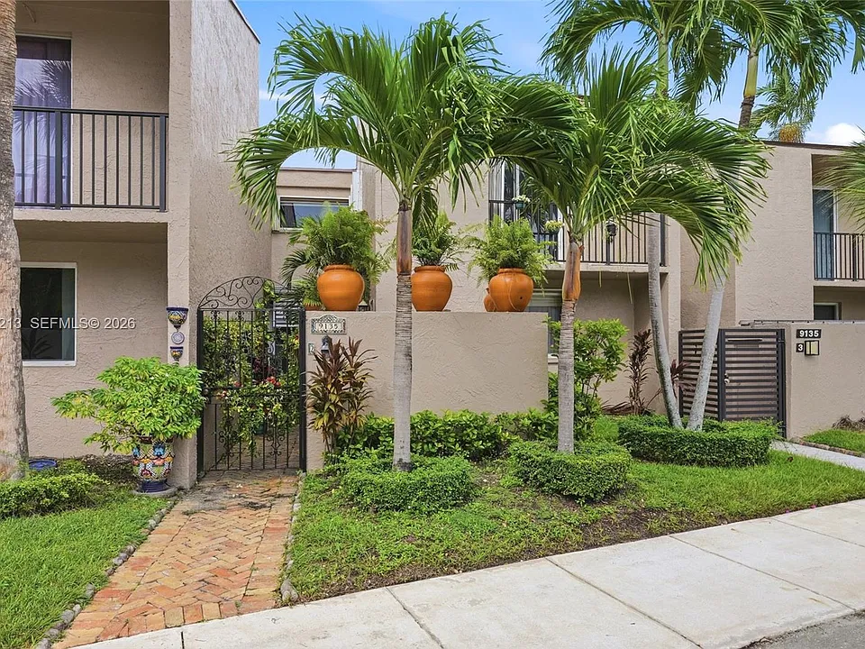 9135 Fontainebleau Blvd #2