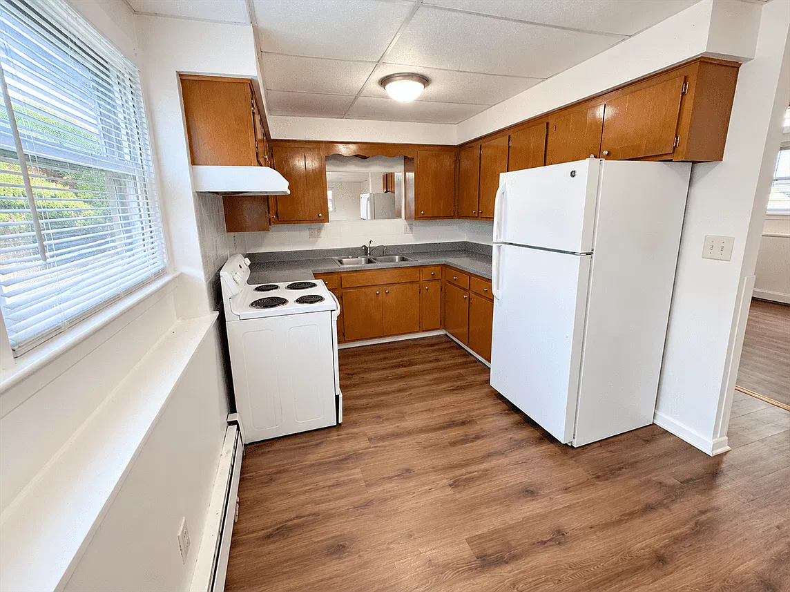 2 bed, 960 sqft, $895 — Photo 2