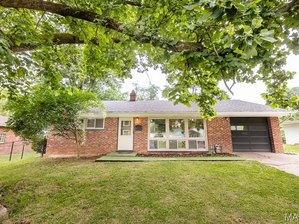 6908 Osage Dr, Belleville, IL 62223