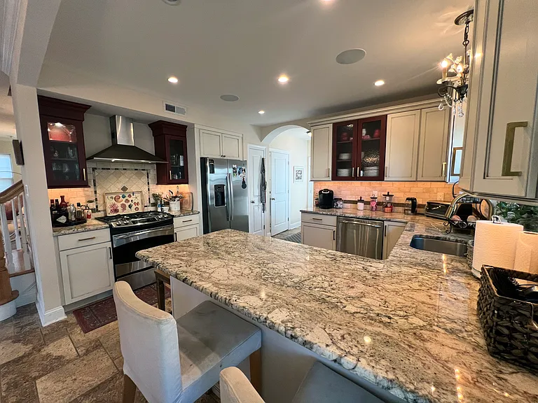 2 Circle Dr — Photo 4