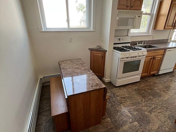 5th image of 4021 Dayton Rd