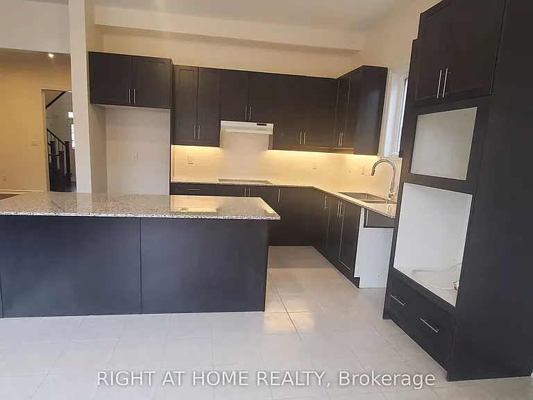10 Northern Breeze Cres — Photo 8