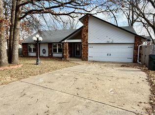 443 Shadow Ln, Sapulpa, OK 74066