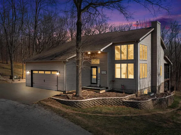 17980 Red Shale Hill Rd, Pekin, IL 61554