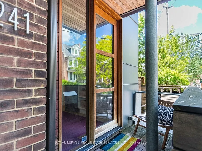 241 Garden Ave — Photo 2