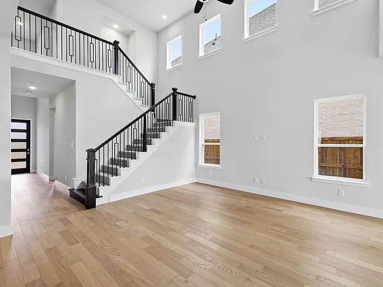 7243 Farley St — Photo 15