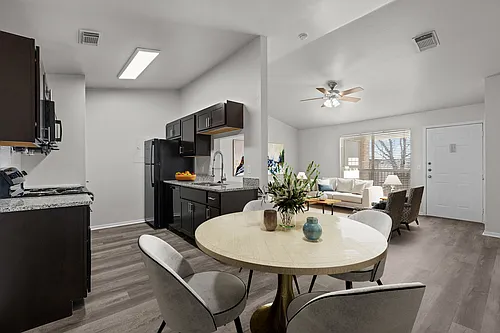 Encino Park Apartments Photo 1