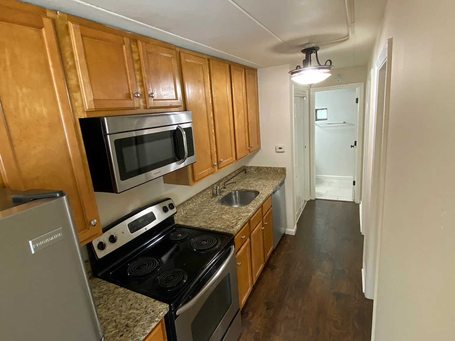 2 bed, 650 sqft, $1,500 — Photo 1