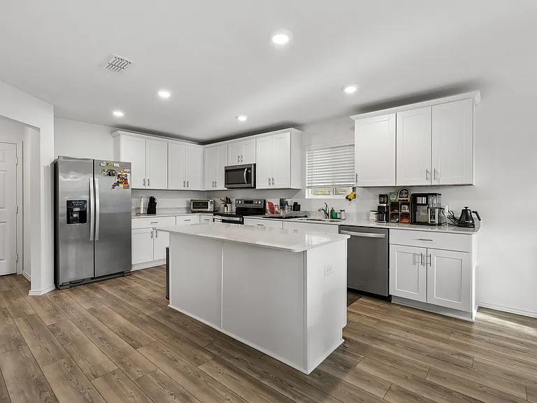 832 Lake Fletcher Rd — Photo 1