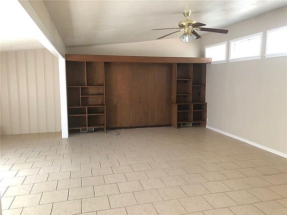 5th image of 2025 Lincoln Dr