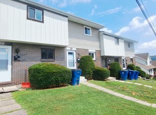 906 Painter St, Youngwood, PA 15697