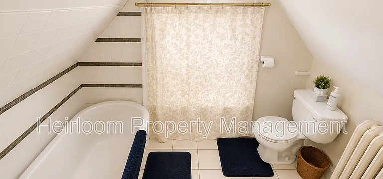 1817 E 1st St #3 — Photo 6