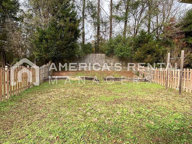 525 Fox Run Cir — Photo 27