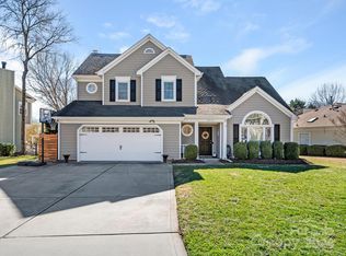 9040 Castlebay Dr, Charlotte, NC 28277