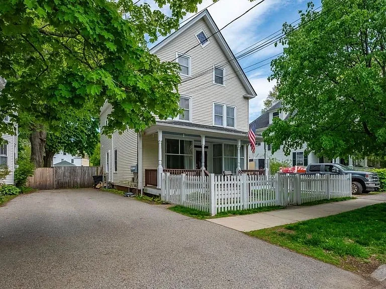 301 Richards Ave — Photo 1