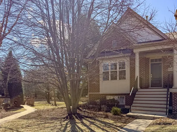2459 Waterbury Ln, Buffalo Grove, IL 60089