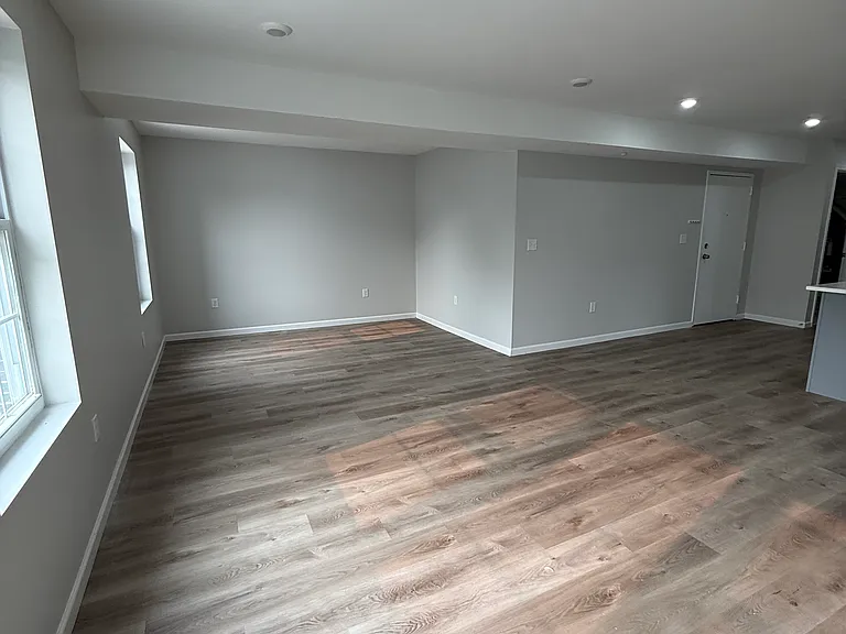 388-390 S 6th St #3 — Photo 5