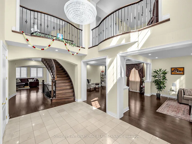 54 Kelways Cir #UPPER — Photo 4