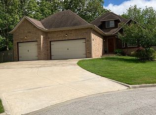 2114 E Robin St, Ozark, MO 65721