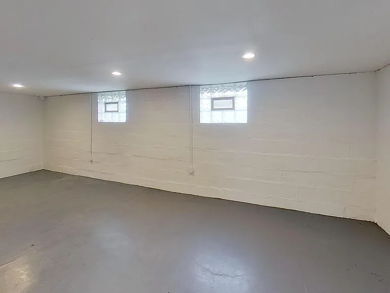 701 W Hanna Ave — Photo 9