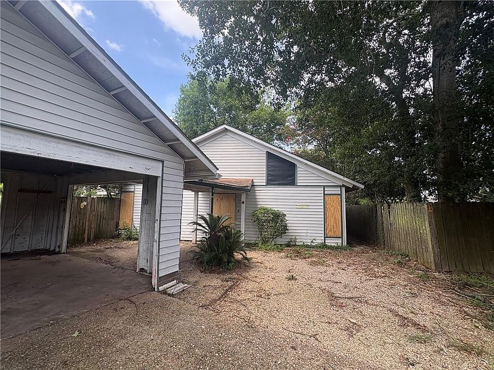 1st image of 15649 Springwood Ave