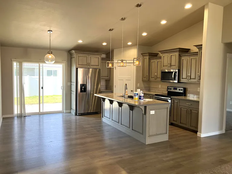 2404 Yukon Trl — Photo 4
