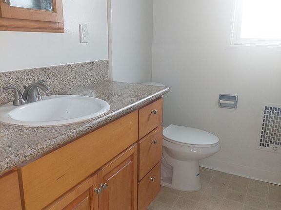 2nd image of 6731 Whitsett Ave #10