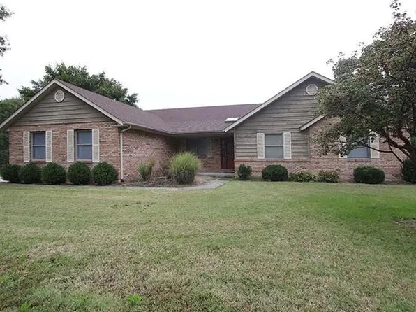 4628 Old Caseyville Rd, Belleville, IL 62223