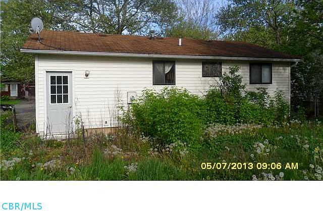 2nd image of 6050 Silverwood St