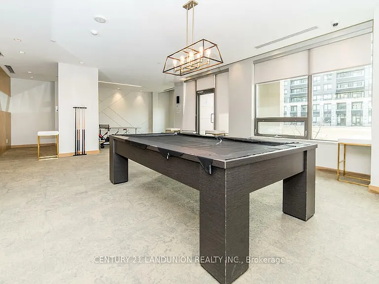 28 Uptown Dr #323 — Photo 4