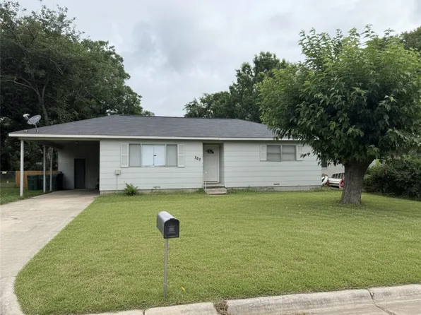 703 Walter Rd, Gainesville, TX 76240