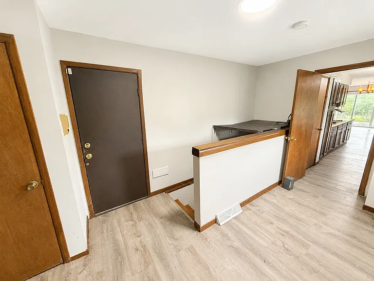 4284 Jefferson St — Photo 10