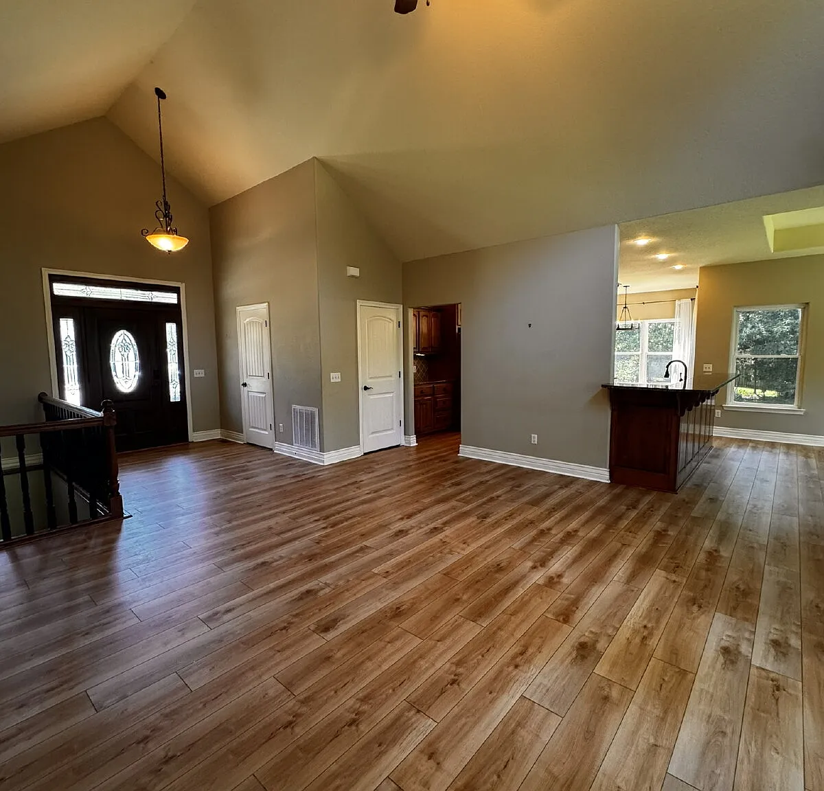 4 bed, 2.5 bath, 3213 sqft, $2,995 — Photo 4