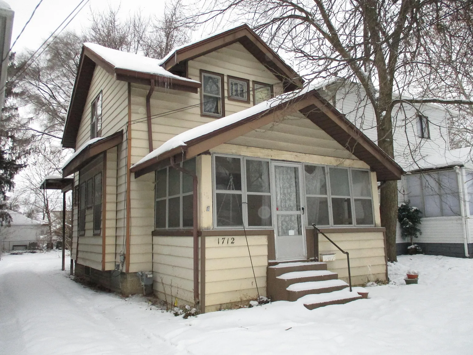 1712 E Ganson St photo 1