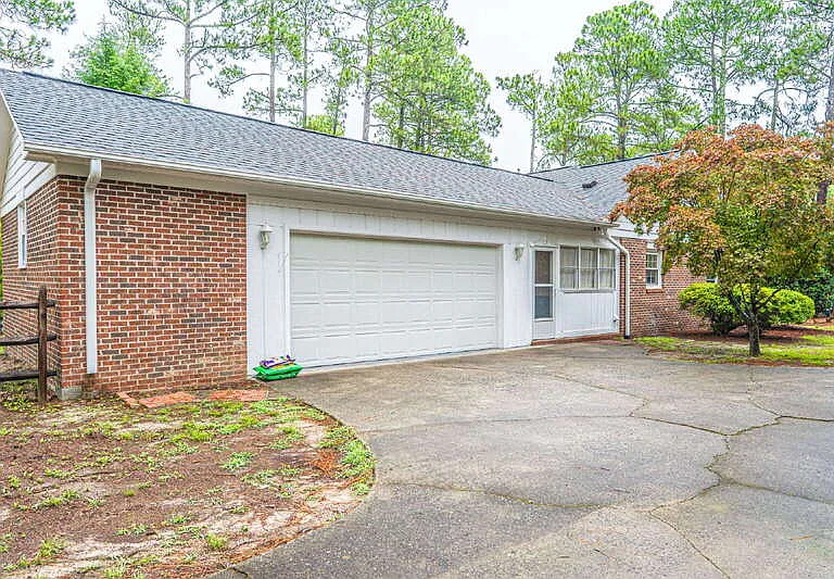 120 Fox Hunt Ln — Photo 5