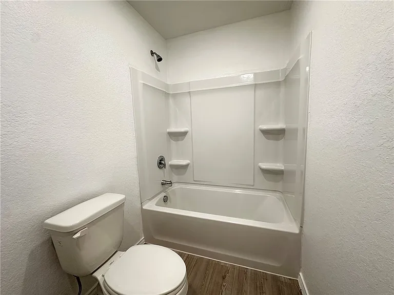 1203 Athena Dr — Photo 24