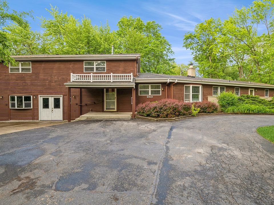 1st image of 240 Crescent Knl